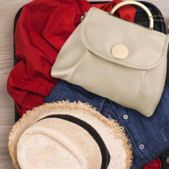 Cream Cosmetic Travel Bag Purse Sophisticated and Strongly Stylish Organization - Picture 4 of 4